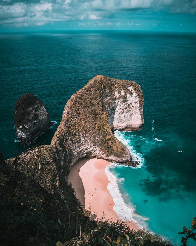 The Psychology Behind Aesthetic Videos: Why They Feel So Calming